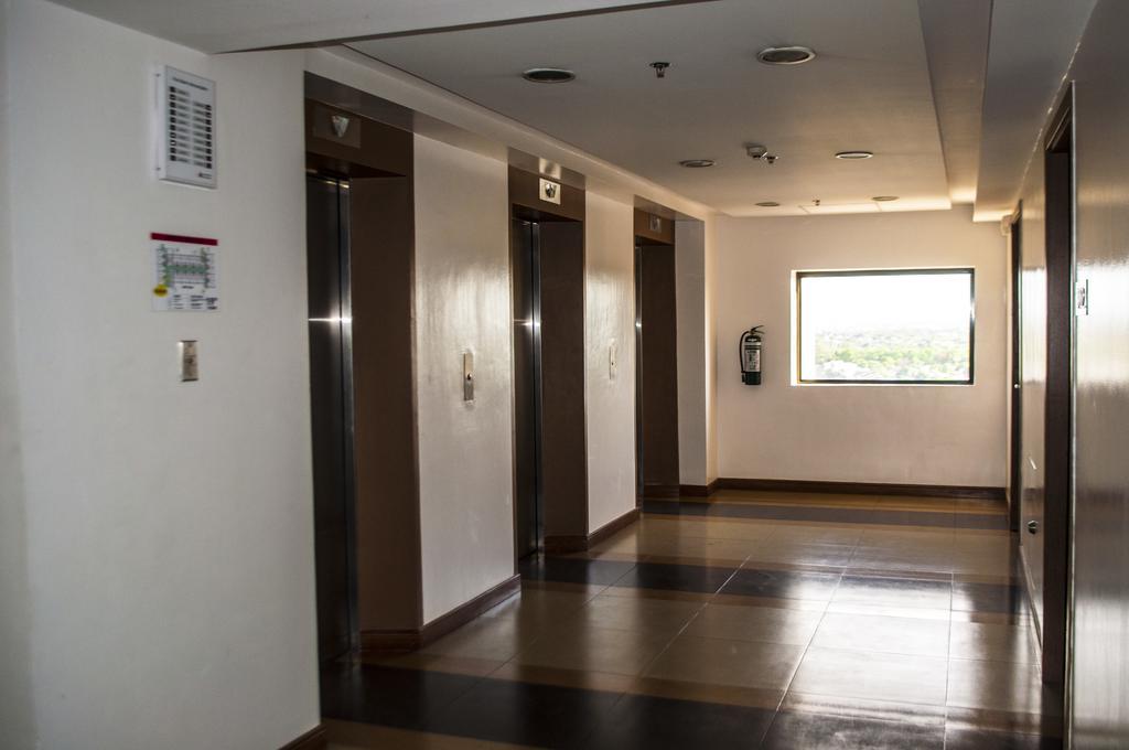 Titan Condo At Studio City Tower 1 Alabang มะนิลา ภายนอก รูปภาพ