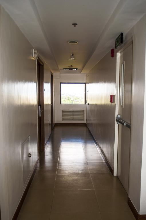 Titan Condo At Studio City Tower 1 Alabang มะนิลา ภายนอก รูปภาพ